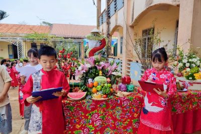Ngày 23/1/2025 tại sân trường TH Trần Hưng Đạo nhà trường tổ chức Hoạt động trải nghiệm mừng Xuân Ất Tỵ.