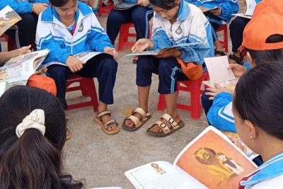 Hình ảnh lớp 5C trong buổi đọc sách .