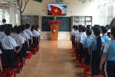 Lớp 3B tham gia lễ kết nạp Đội viên